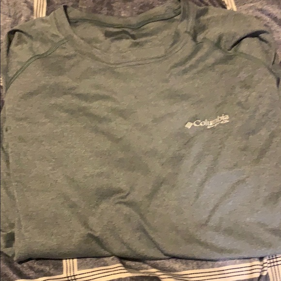 XL long sleeved Columbia shirt - Picture 2 of 3